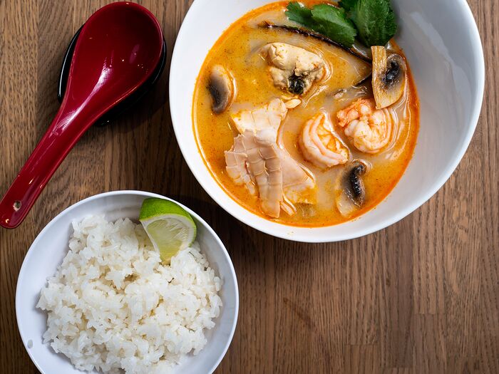 Тайский суп с морепродуктами