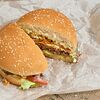 Фото к позиции меню Гамбургер с рваной свининой и халапенью