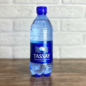 Вода минеральная Tassay с газом