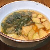 Мисо-суп с тофу и баклажаном