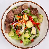 Салат здоровье с говяжьей вырезкой и кедровыми орехами