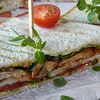 Фото к позиции меню Клаб сендвич с куринной грудкой и соусом терьяки