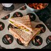 Фото к позиции меню Сэндвич с креветками