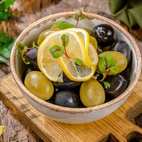 Маслины и оливки гигант