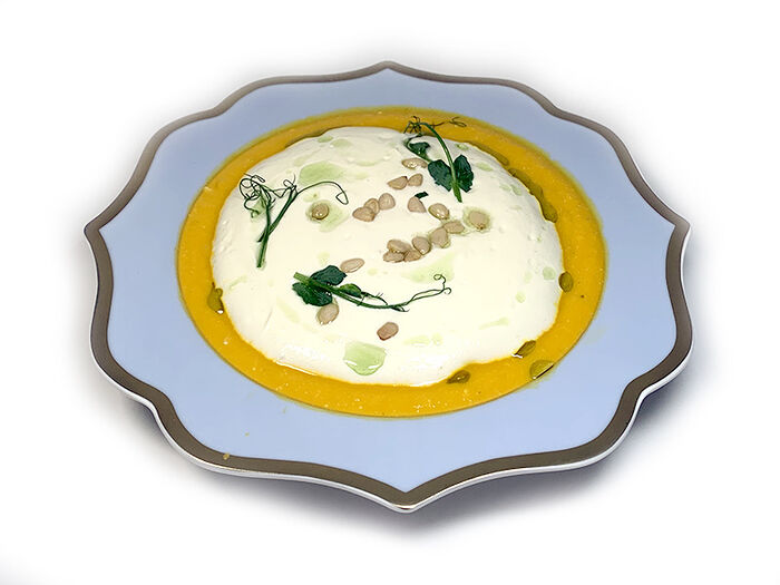 Тыквенный крем-суп с муссом из пармезана