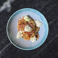 Спагетти со страчателлой и томатами