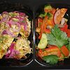 Фото к позиции меню Шашлык из куриного филе с овощным салатом Чабан