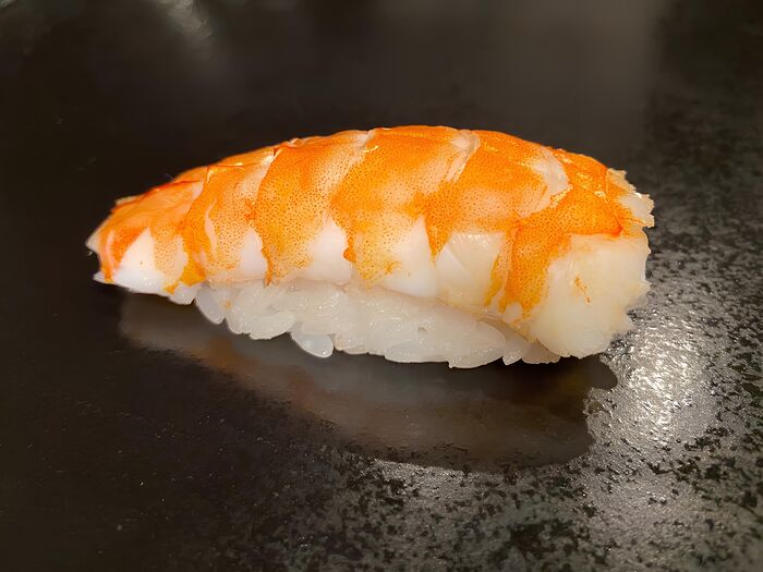 Классические суши с лососем
