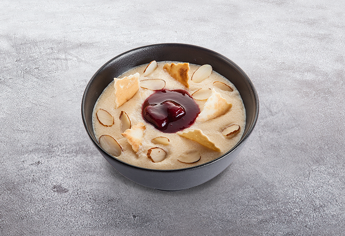 Десерт гурьевский с вишнёвым вареньем и орешками