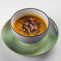 Тыквенный крем-суп с жареным беконом