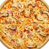 Фото к позиции меню Пицца с беконом и вешенками на пышном тесте