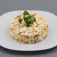 Салат Оливье с курицей