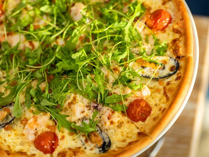 Фирменная пицца Sanremo с морепродуктами