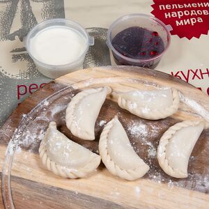 Замороженные вареники с клубникой и сыром маскарпоне