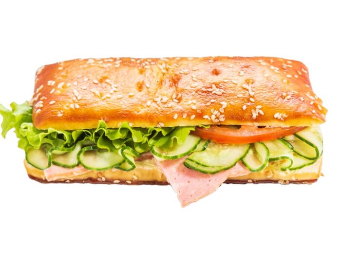 Сэндвич на сдобной булочке с ветчиной