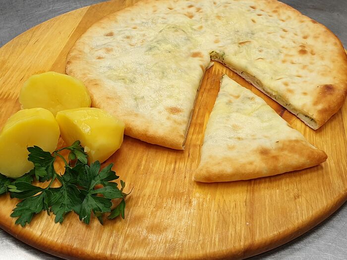 Пирог с картофелем и осетинским сыром