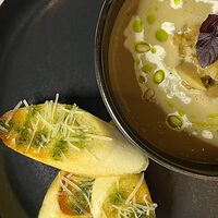 Нежный крем-суп из белых грибов с кедровыми орехами