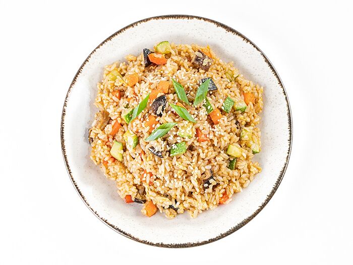 Овощи с рисом под пикантным соусом