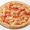 Фото к позиции меню Пицца с курицей и фирменный соус для корочек