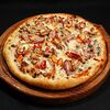 Фото к позиции меню Мясная пицца на сливочно-грибном соусе
