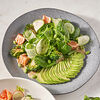 Фото к позиции меню Тёплый салат с лососем и авокадо
