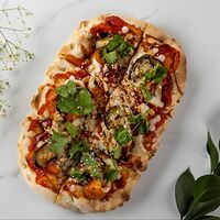 Пицца с овощами и соусом терияки