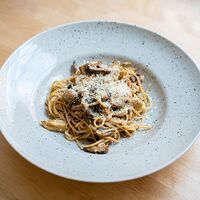 Спагетти с сейтаном и грибами