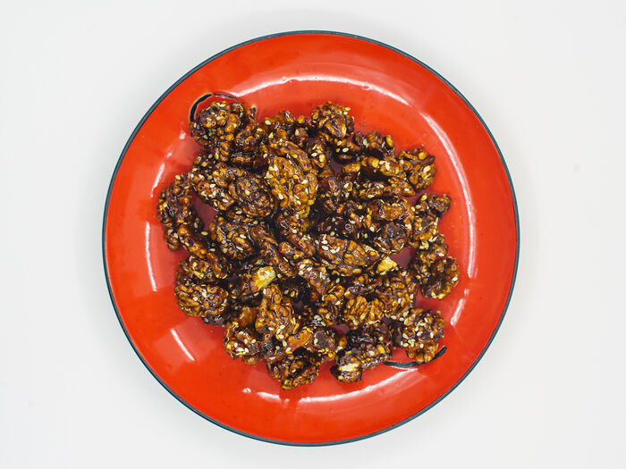 Орехи грецкие жареные в медовой глазури