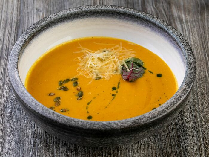 Крем-суп из печеной тыквы с пармезаном