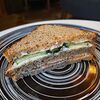 Фото к позиции меню Клаб сэндвич с лососем и сливочным сыром