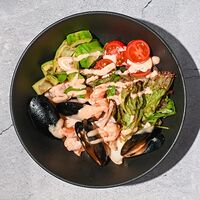 Гриль-салат с морепродуктами