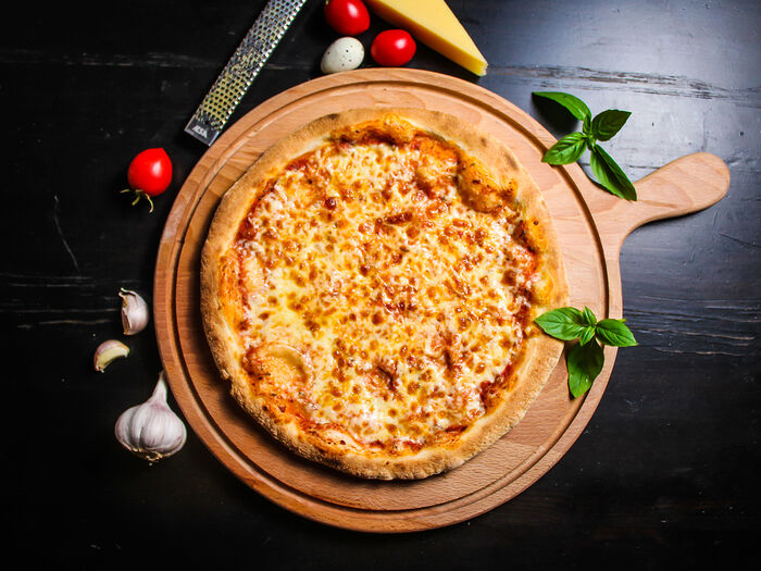 Пицца Маргарита классическая 28 см