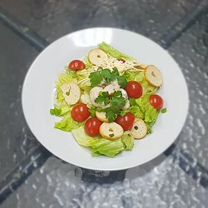 Салат Цезарь с курицей