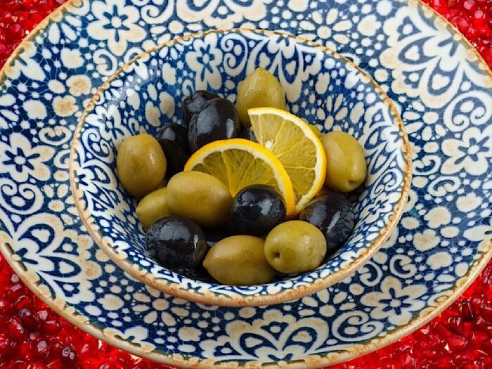 Маслины, оливки с косточкой
