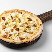 Пицца с трюфельным кремом и белыми грибами