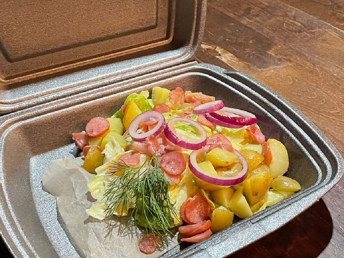 Теплый салат с бюргерскими колбасками