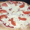Фото к позиции меню Пицца римская Маргарита на сливочном соусе