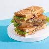 Фото к позиции меню Сэндвич с карбонадом