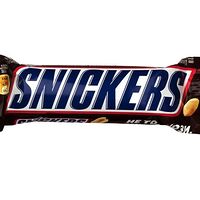 Шоколадный батончик Snickers