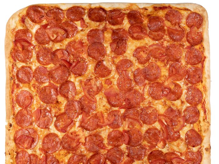 Пицца Пепперони с помидорами квадро