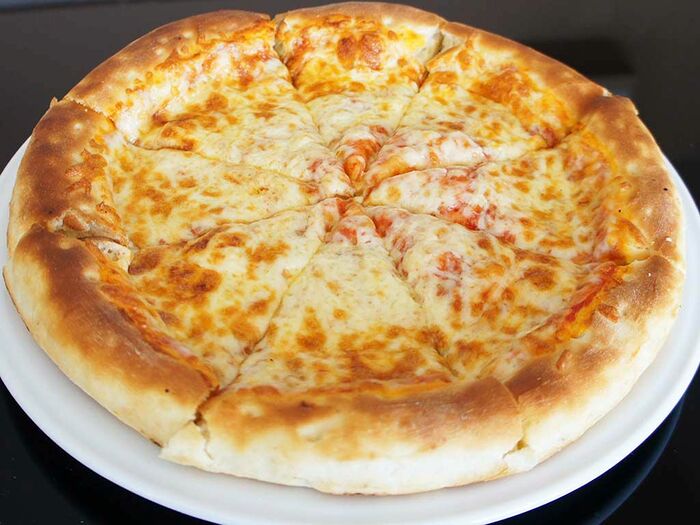 Пицца Сырная на традиционном тесте