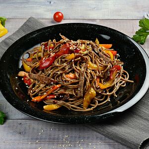 Wok с говядиной