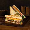 Фото к позиции меню Клаб-сэндвич с куриным филе гриль