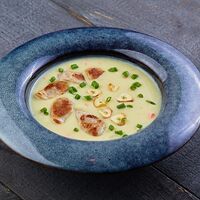 Картофельный крем-суп с колбасками