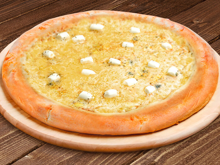 Пицца 5 сыров с горгонзолой 30 см на классическом тесте
