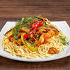 Фото к позиции меню Спагетти с курицей и овощами