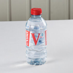 Минеральная вода Vittel