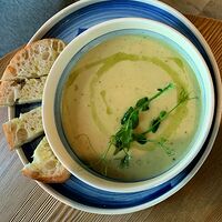 Сырный суп с пармезаном и моцареллой