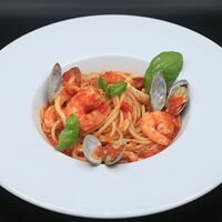 Спагетти с креветками и вонголе