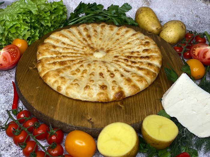 Пирог с картошкой и сыром большой